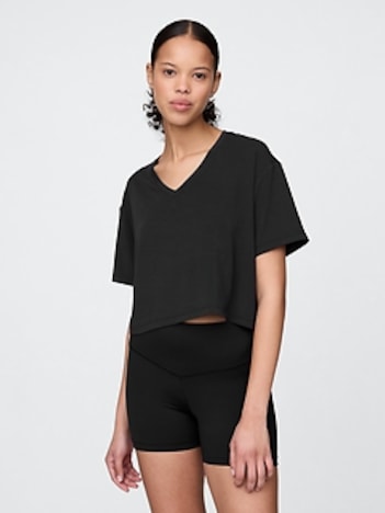 GapFit Breathe Cropped V-Neck T-Shirt
