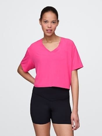 GapFit Breathe Cropped V-Neck T-Shirt