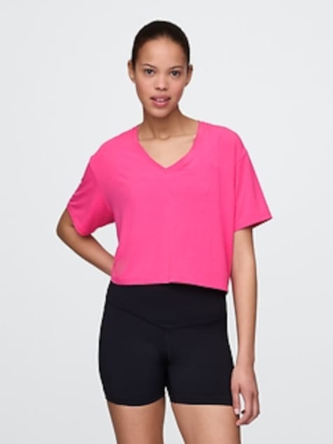 GapFit Breathe Cropped V-Neck T-Shirt