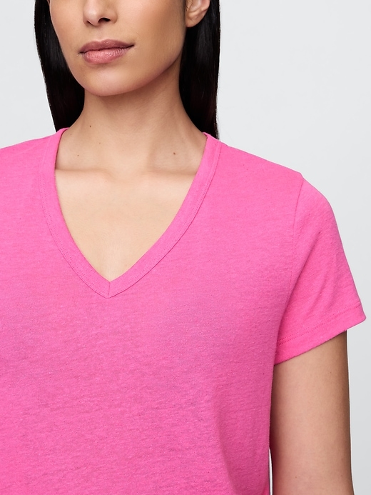 Image number 4 showing, Linen-Blend V-Neck Crop T-Shirt