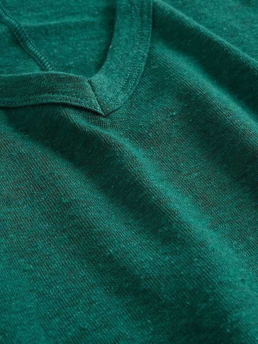 Image number 4 showing, Linen-Blend V-Neck Crop T-Shirt