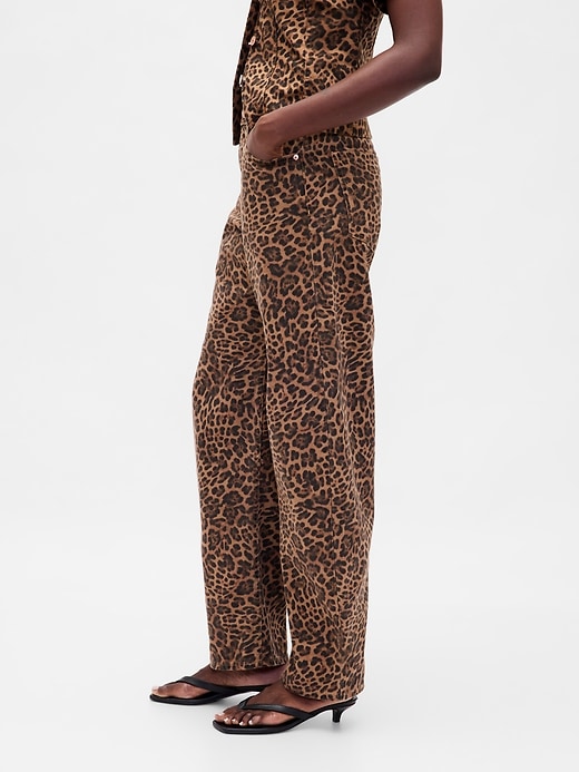 Image number 3 showing, High Rise Barrel Jeans