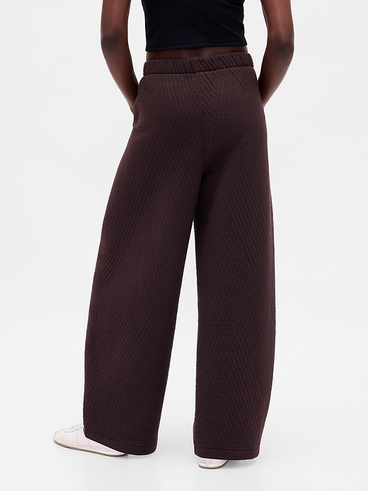 Image number 4 showing, GapFit Quilted Jacquard Barrel Pants