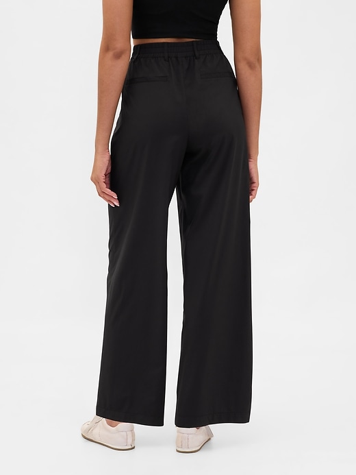 Image number 4 showing, GapFit High Rise Runaround Relaxed Trouser