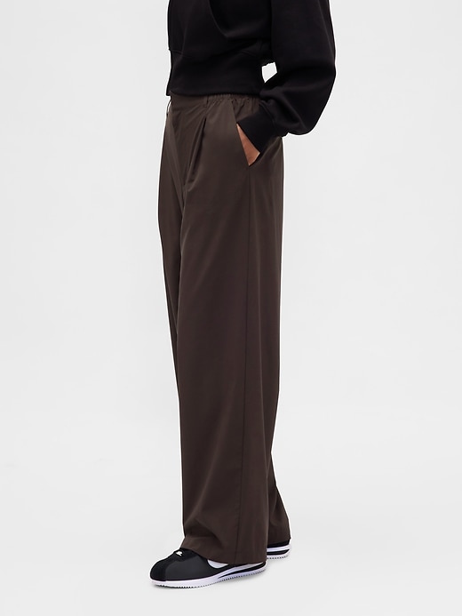 Image number 3 showing, GapFit High Rise Runaround Relaxed Trouser