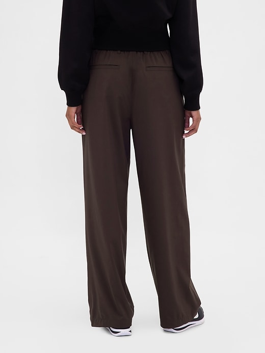 Image number 4 showing, GapFit High Rise Runaround Relaxed Trouser
