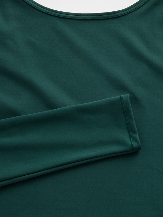 Image number 2 showing, GapFit Smooth Boatneck T-Shirt